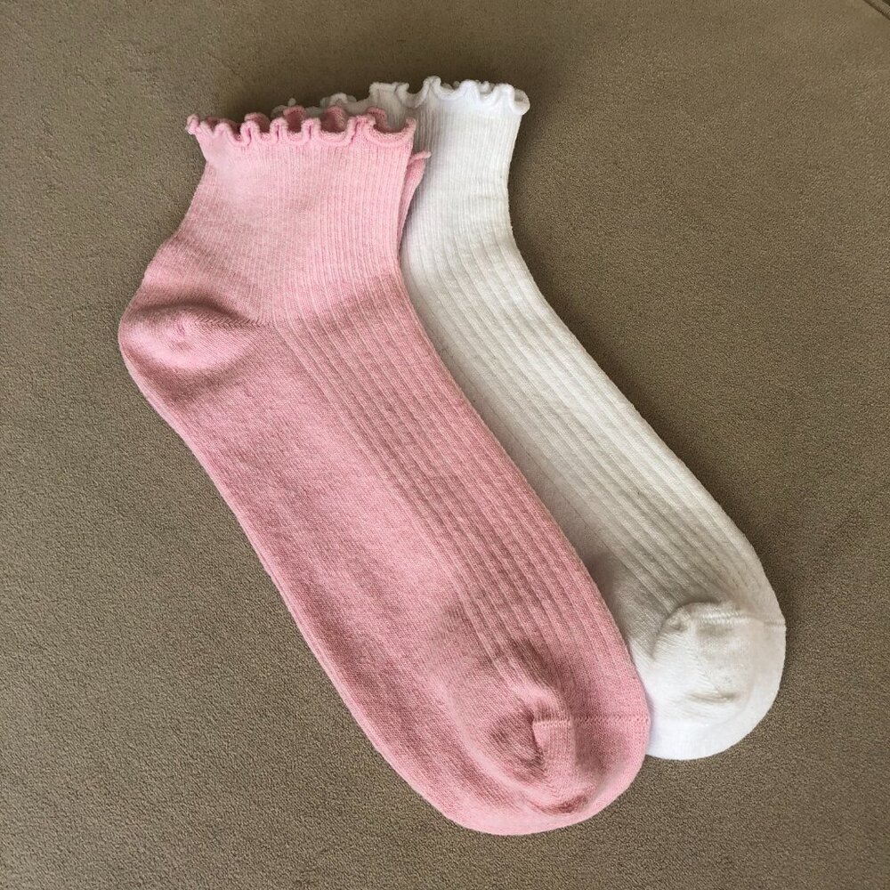 6 pair New Women Ruffle Ankle Socks. Seamless low cut socks - Picture 7 of 9